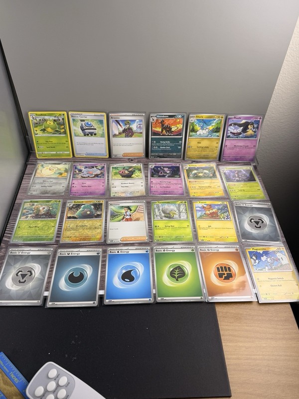 Pokemon Card Lot 24 Cards SV Era Rowlet Bellibolt Reverse Holo Energy 