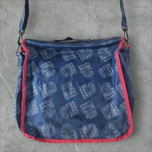 Arsenal FC Vintage Messenger Bag Y2K Retro Over The Shoulder Bag Gunners - Picture 4 of 5
