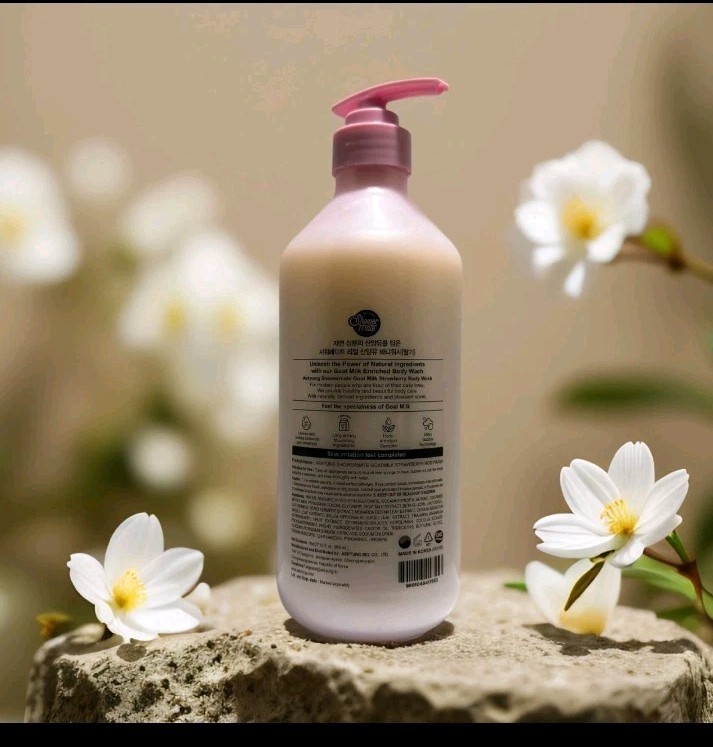 Soothing & Nourishing | Goat Milk Strawberry Body Wash from Shower Mate – 27.1