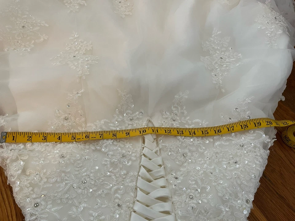 Vestido de novia sin tirantes nuevo con etiquetas. Hermoso Vestido de Novia Línea A Talla Ajustable, 0-6 Foto 4 de 4