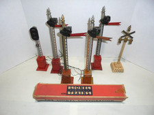 LIONEL LOT OF STANDARD GAUGE TRAIN SIGNALS VINTAGE PRE WAR