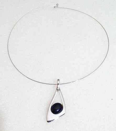 Lia Sophia  STYLIZED  Necklace w/ Black Glass Cat's Eye