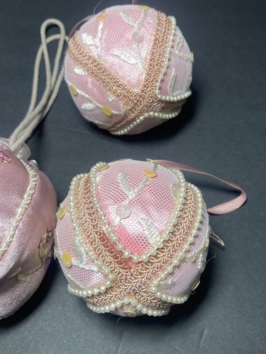 Vtg Victorian Pink Plush Ornaments Pink Balls Pearls Floral Dangle Christmas - Picture 10 of 15