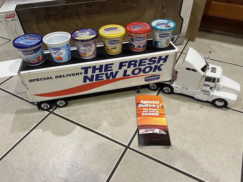 1/24 ScaleWorks Kenworth Semi Tractor Truck T-600B & Great Dane Enclosed Trailer - Image 2 of 4