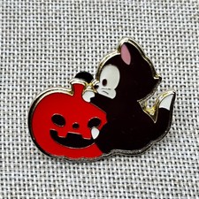 Tokyo Disney Resort Game Prize Pin TDS Halloween Figaro Pinocchio