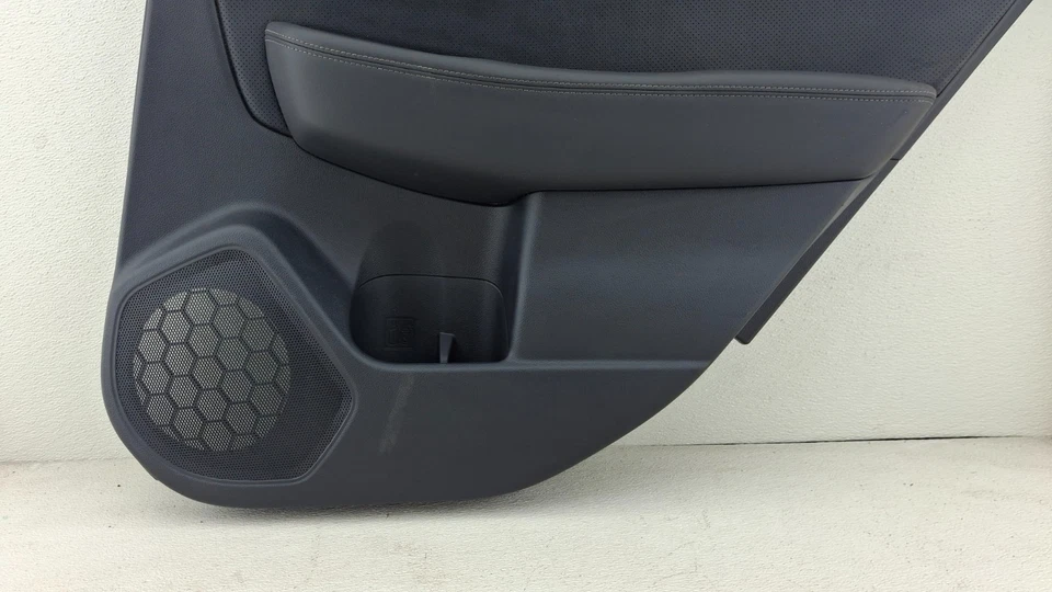 Painel de acabamento de porta traseira direita Subaru Outback 2015-2017 preto fabricante de equipamento original - Imagem 2 de 4