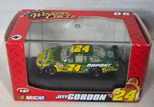 2008 Winner's Circle Jeff Gordon #24 Dupont Nicorette 1:87 Diecast Car Green