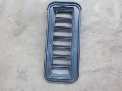 #ad 99 02 Chevy Silverado 1500 2500 HD rear of cab air pressure vent louver $22.95