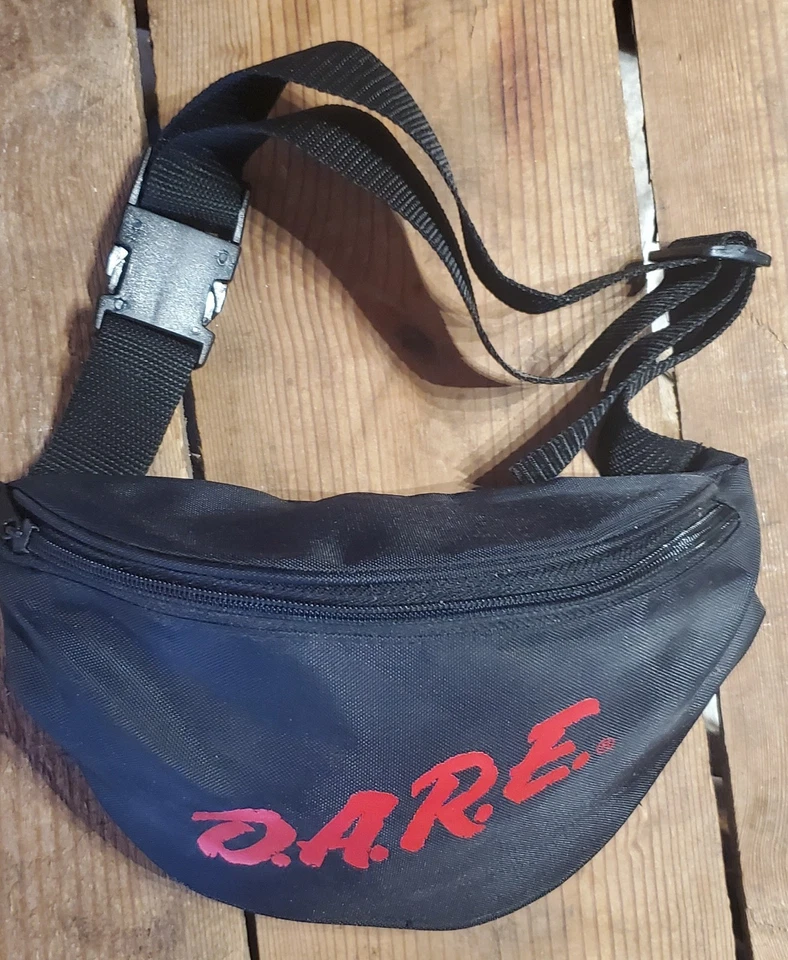 全新 复古 DARE Fanny Pack 黑色 可调腰包 斜挎包 旅行 D.A.R.E. — 第 2/4 张图片