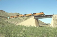 BNSF 8206 ES44C4 STACK KINGMAN CANYON AZ ORIGINAL SLIDE 04-14-17 T10-9