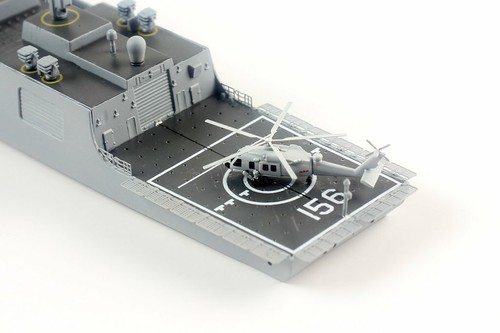 Dream Model 70017 1/700 Chinese Navy Type 052DL Class Destroyer - Picture 7 of 12