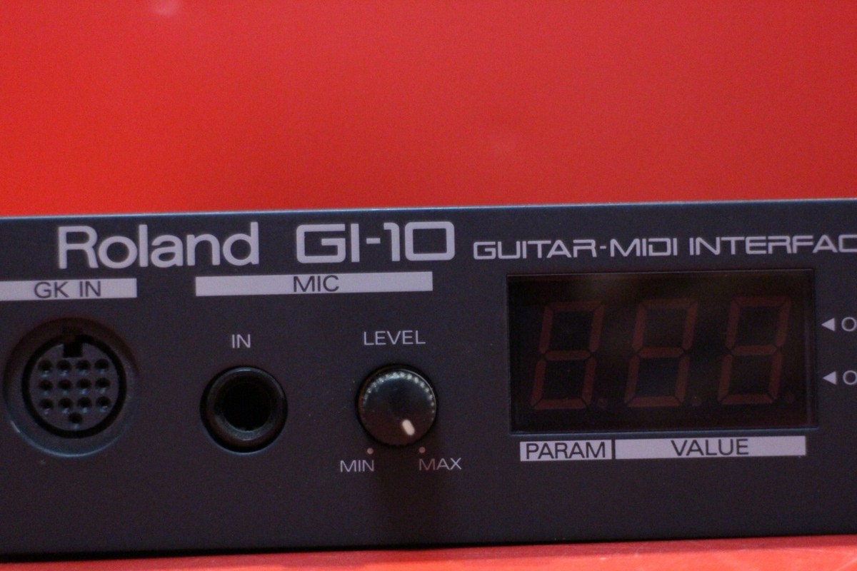 USED Roland GI-10 gi 10 Guitar Synthesizer Synth Rack Effect U2423