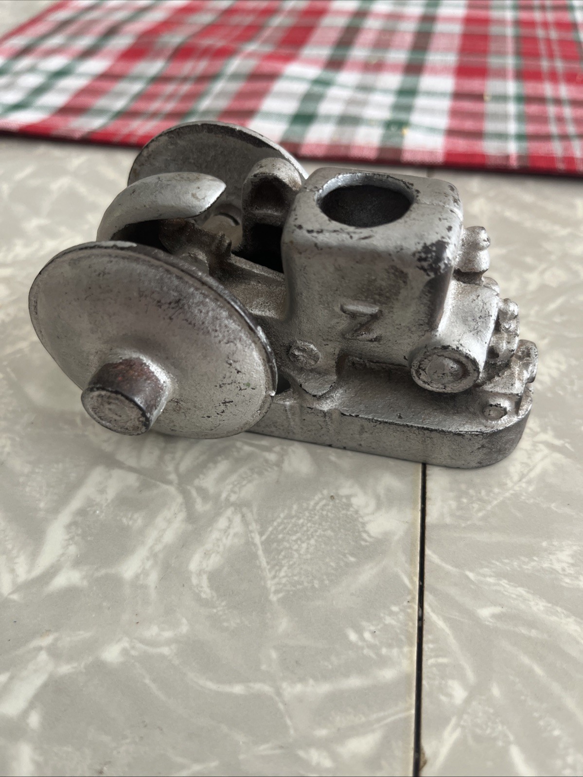 Vintage Arcade Cast Iron Hit Miss  Engine Fairbanks Morse Z