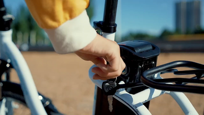 fahrrad helm poc POC Cularis: Ultraleichter Trail-Helm mit Mips & Fidlock-Schutz