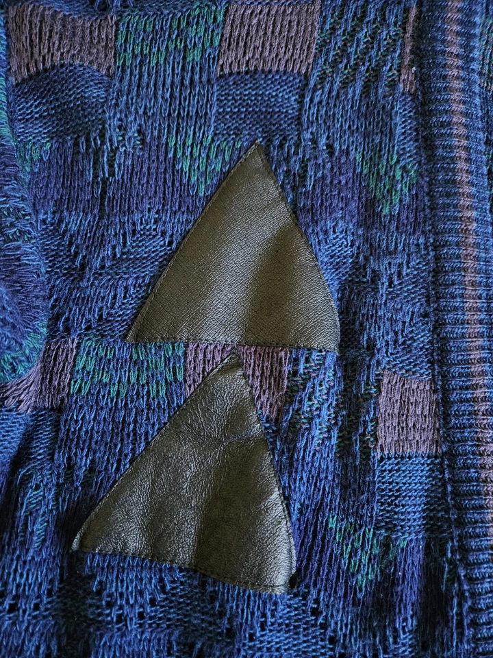 Cárdigan suéter vintage años 90 para hombre estampado azul triángulos de cuero grandes Foto 4 de 4