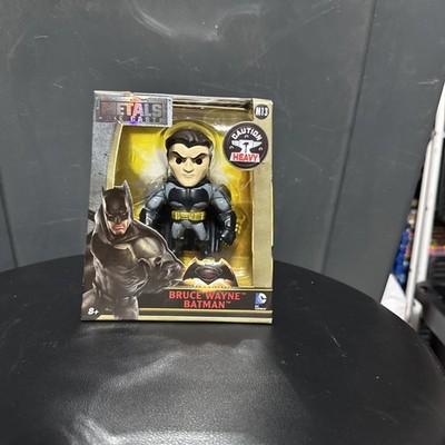 JADA TOYS 97706 DC COMICS BATMAN v SUPERMAN 4'' BRUCE WAYNE BATMAN FIGURE