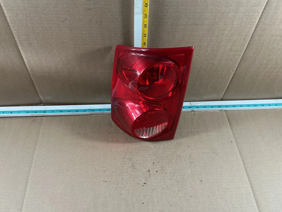 Conjunto de luz trasera izquierda del lado del conductor Dodge Dakota 2005-2011 Foto 4 de 4