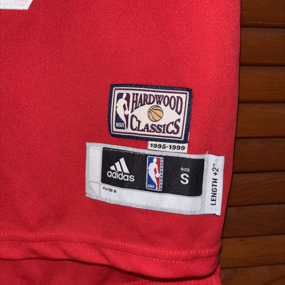 Классическая футболка Леброна Джеймса No6 Adidas NBA Miami Heat красная лиственная древесина размер S (8) - Изображение 2 из 4