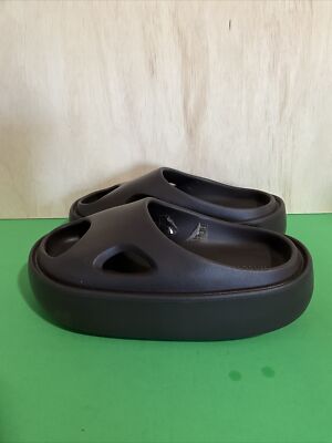 AXEL ARIGATO MAGMA SLIDE Playing with proportions - The Magma Sandal is here in new  main image 3