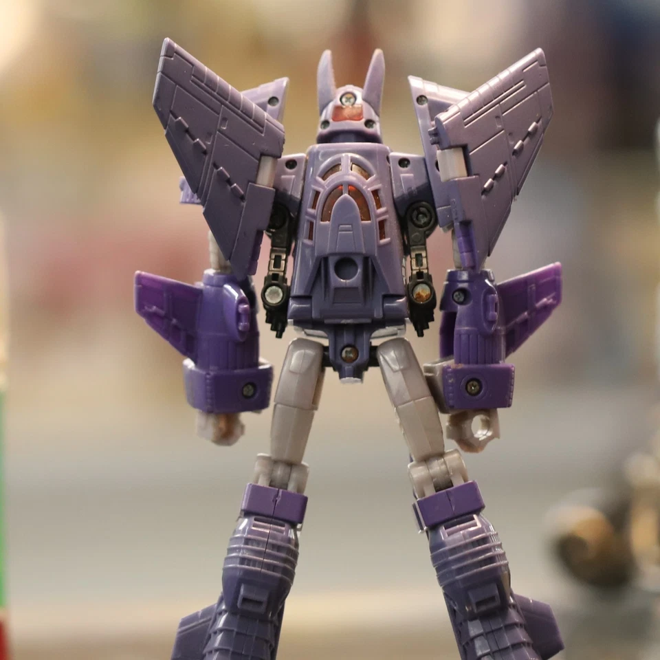 Transformers Classics CYCLONUS 2011 Target exclusive battle space reveal shield - Image 4 of 4