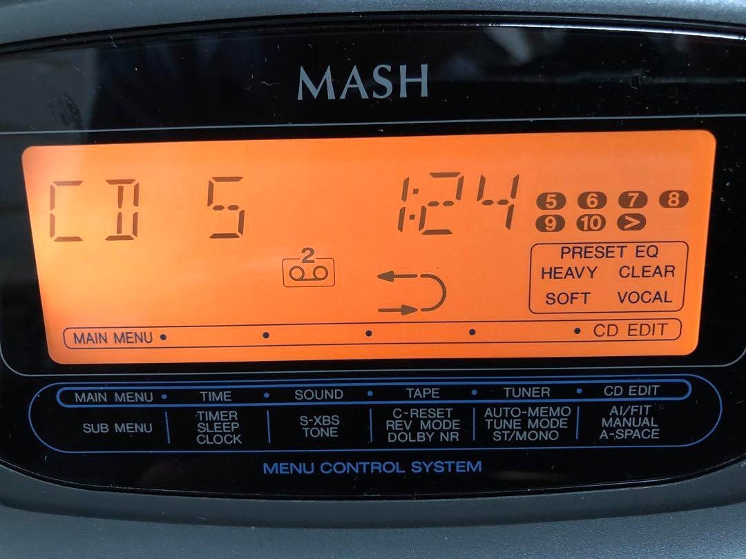JUNK] Panasonic PORTABLE STEREO CD SYSTEM, RX-DT75, COBRA TOP