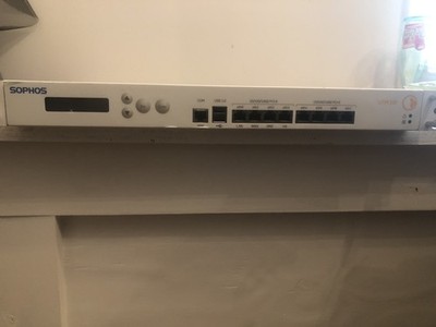 Sophos UTM 220 Rev.5 Firewall Security Appliance