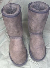 Ugg Classic Short 5825 Size W5  F8005D