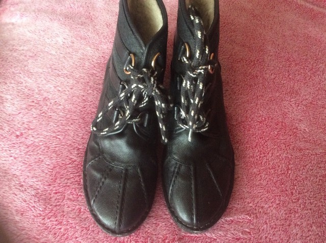 clarks women's maypearl flora ankle bootie