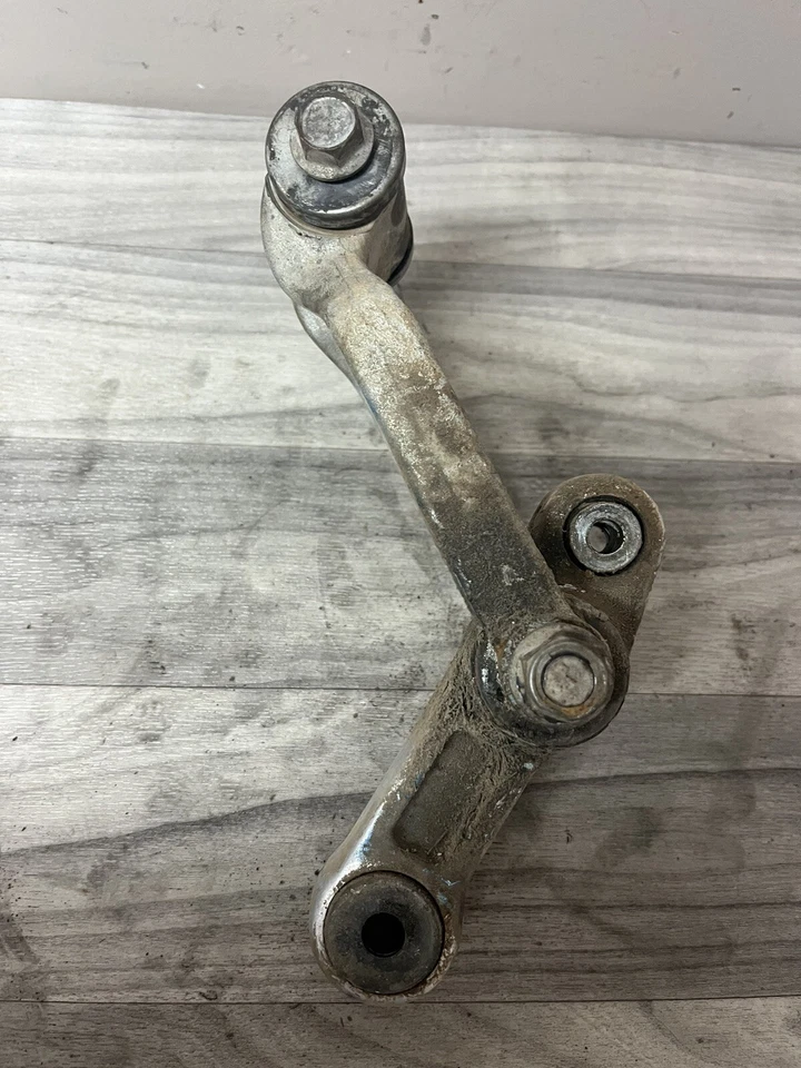 1987 铃木 RM125 原始设备制造商后部 DOGBONE SHOCK LINKAGE 62600-01890 — 第 3/4 张图片