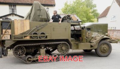 PHOTO  WHYTE M2 HALF TRACK 2  USA VEHICLE  WITH 4 50-CAL MACHINE GUNS ON THE BAC