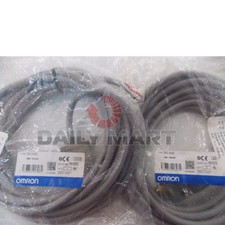  Brand New in Box Omron D4C-3302 Limit Switch