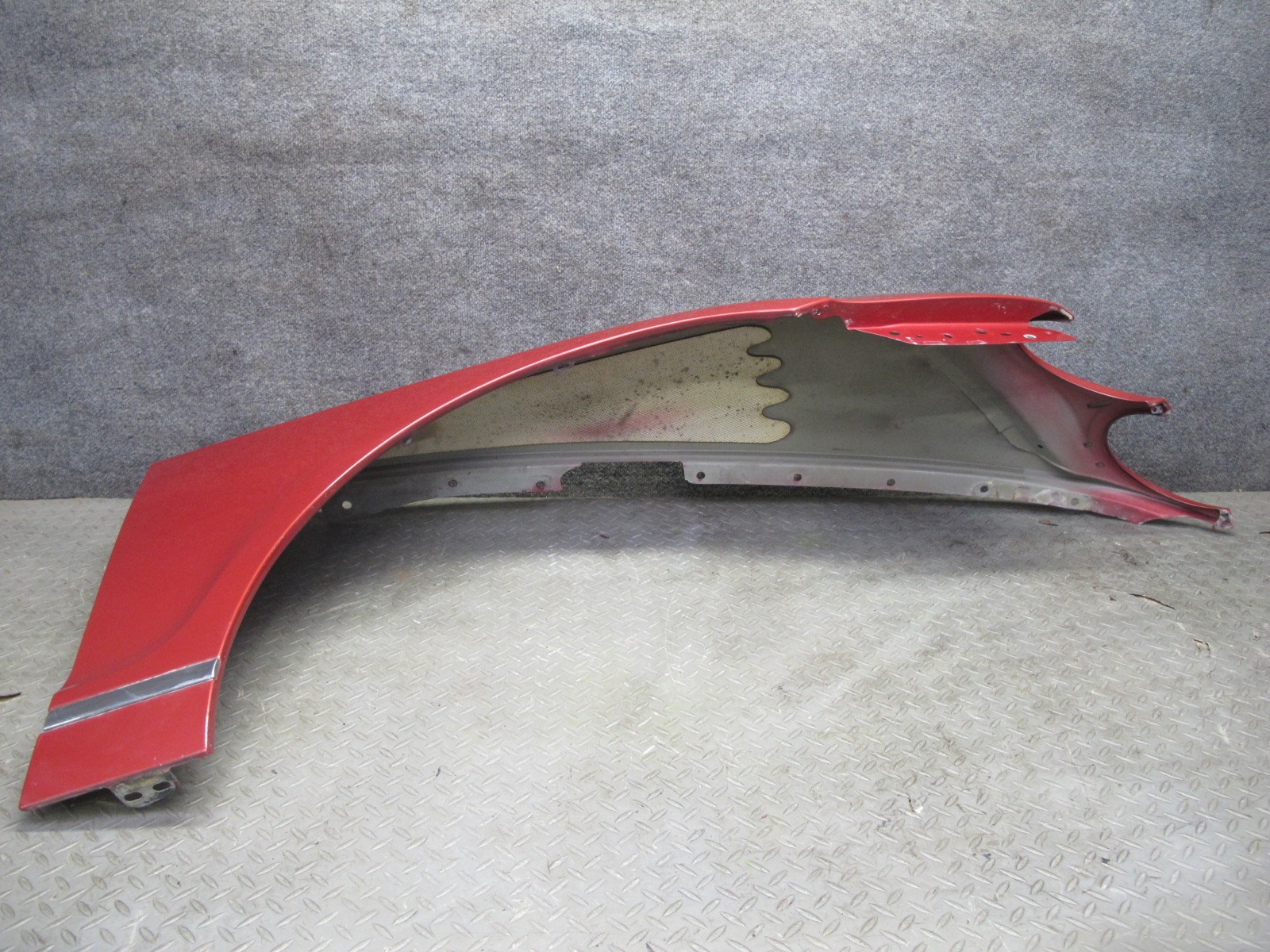 2006-2012 BENTLEY FLYING SPUR FRONT RIGHT SIDE FENDER SHELL COVER PANEL RED