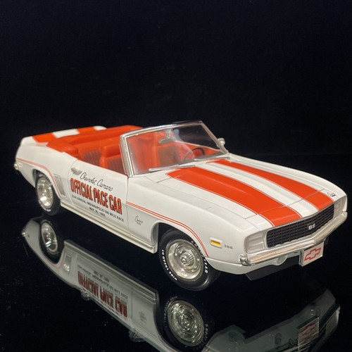 1/18 SCALE ERTL 1969 CAMARO SS396 INDY 500 PACE CAR WHITE CONVERTIBLE DIECAST - Picture 10 of 14