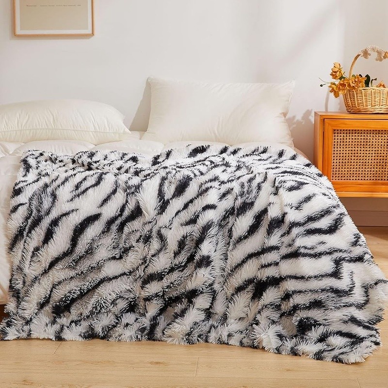 Cozy Hypoallergenic Lightweight Indoor Outdoor