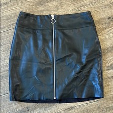 Express Black Zippered Faux Leather Skirt sz 8 NWT