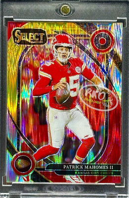 Patrick Mahomes RARE RED YELLOW STATIC REFRACTOR INVESTMENT PANINI CHIEFS MINT