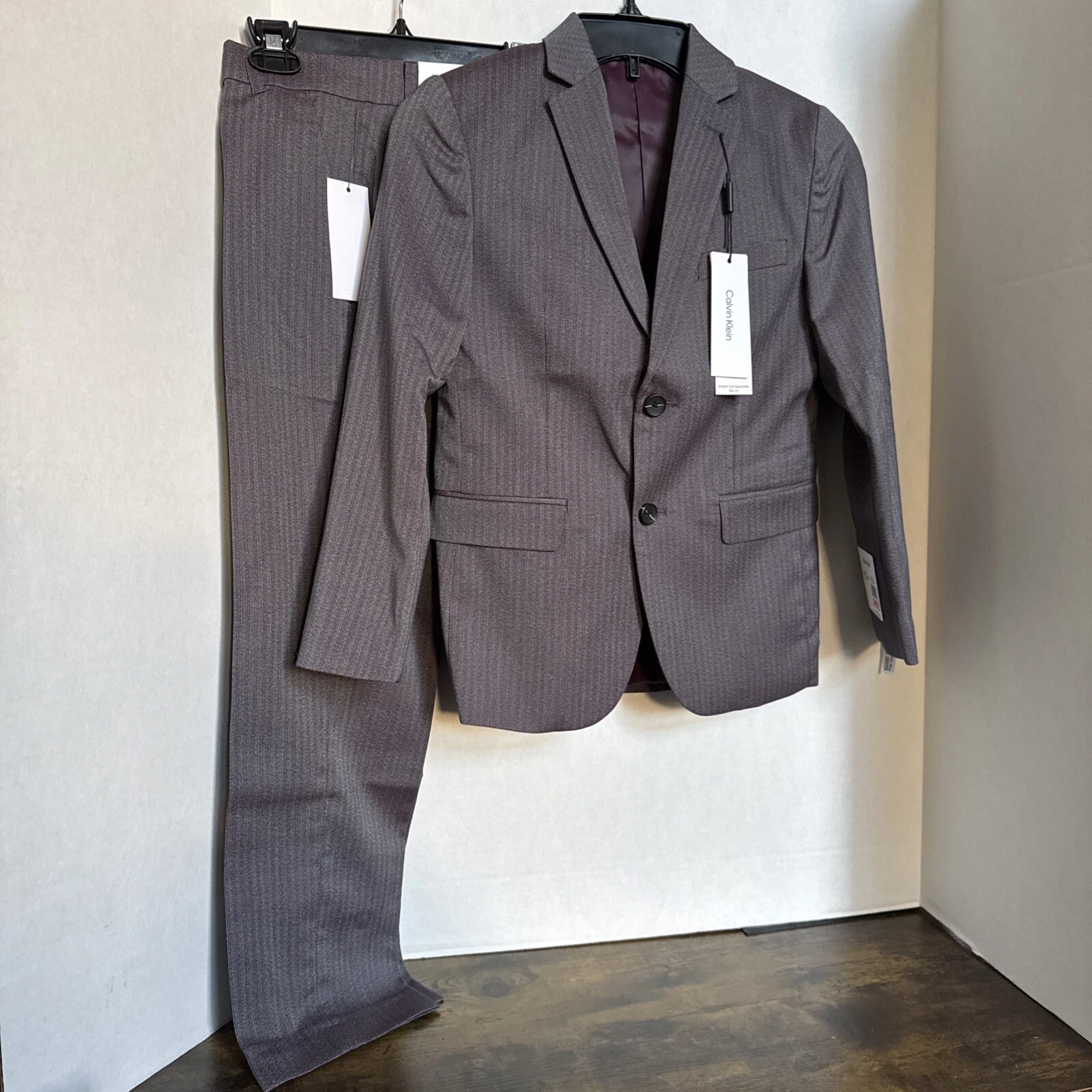Calvin Klein Boys Size 10 Two Piece Suite Beetroot NWT Style CTFFC015