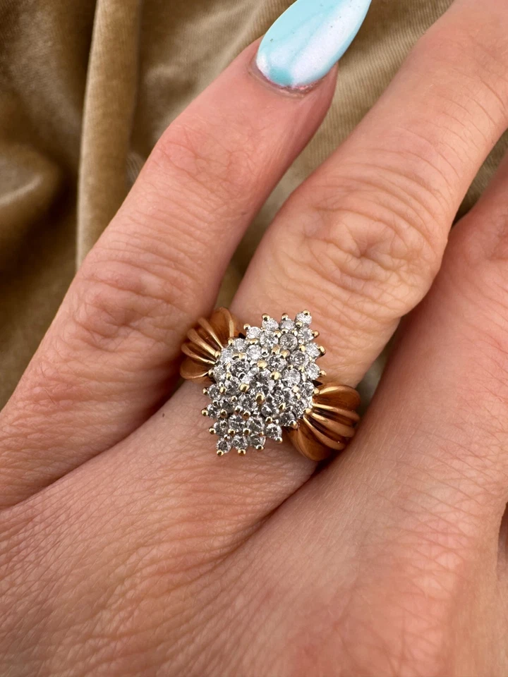 Vintage 10 Karat Yellow Gold Round Brilliant Cut Diamond Cluster Ring 0.55CTW - Image 2 of 4