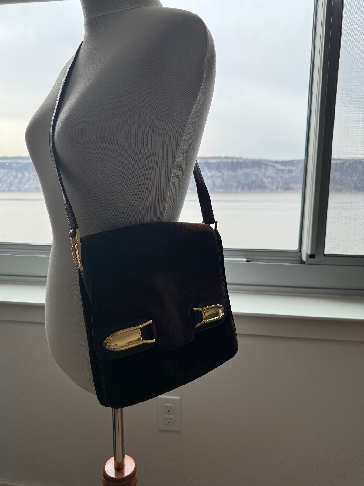 VINTAGE 60s GUCCI MOD BREV BROWN SUEDE LEATHER SHOUL… Gem