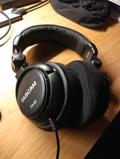 Professional Over Ear Studio Monitor Headphones Wired with 1/4 Jack Adapter