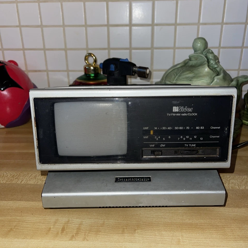 Panasonic BiSider TR-4060P Reloj Despertador TV Plegable AM/FM Foto 2 de 4