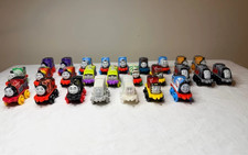 Thomas and friends mini trains lot of 26