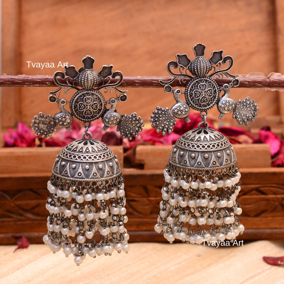 6 Different Types Of Earrings For Indian Outfits That Girls Can Flaunt This  Wedding Season