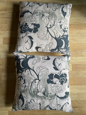 PAIR Pier 1 Throw Pillows Blue White Floral Zip Back 20'' Square
