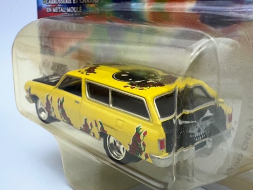 Johnny Lightning Grateful Dead 1965 Chevy Chevelle Wagon, Yellow, 1:64, NIB - Picture 4 of 11