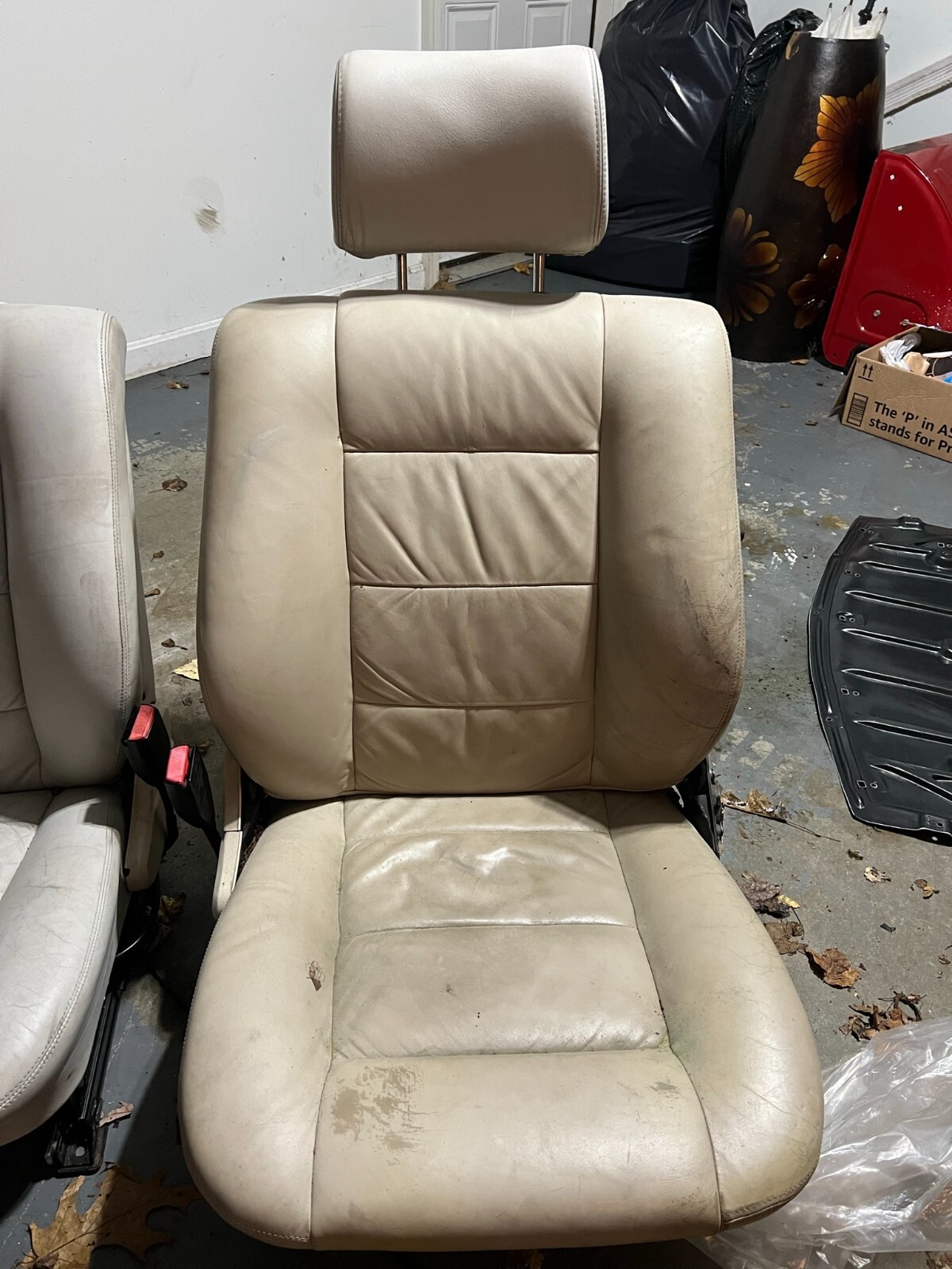 OEM BMW E24 Front Driver / Passenger Comfort Seats Lotus White box & Perl Biege