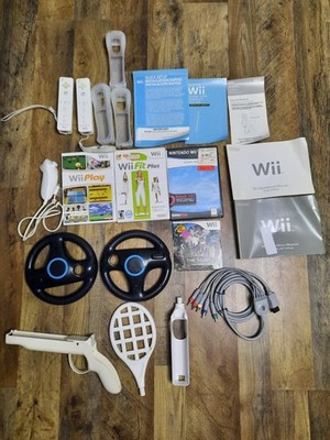 Nintendo Wii Games With  Accessories 