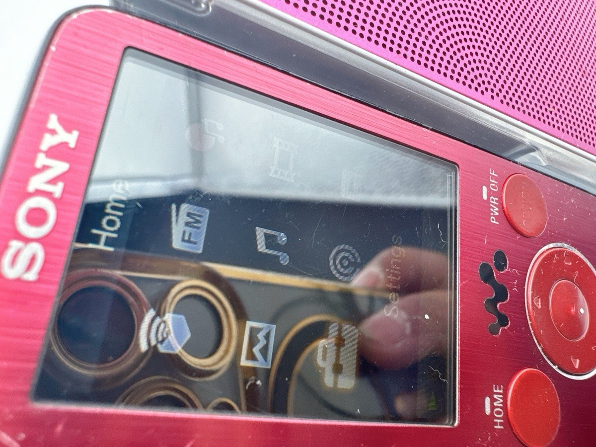 Sony Walkman NW-S736F 4GB Red MP3 Player S Series w Speaker Dock