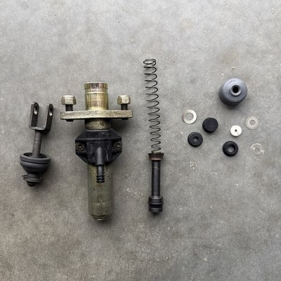 Saab 900 Clutch Master Cylinder for 1980-1993 Manual Transmission & Rebuild Kit