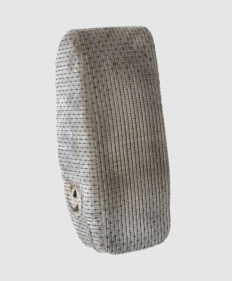 1994 Chevy S10 GMC Sonoma 60/40 Center Console Armrest Pad Gray 15688079 OEM - Image 4 of 4